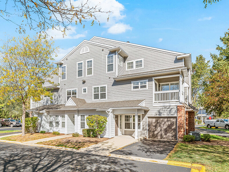 Apartment Property Complex | Grand Reserve of Naperville